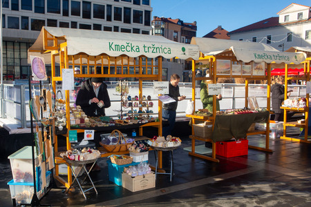 praznični sejem in prihod dedka mraza (1)